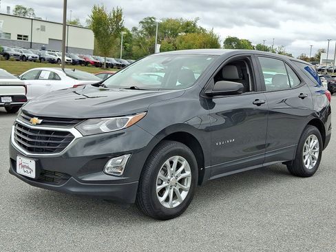 Used 2021 Chevrolet Equinox LS image 3