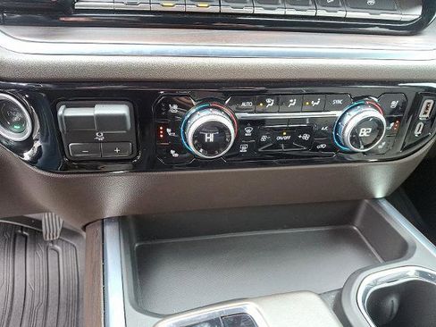 Used 2024 GMC Sierra 1500 SLT w/ SLT Premium Plus Package image 15