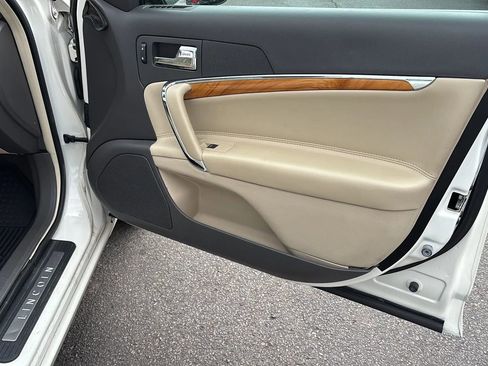 Used 2012 Lincoln MKZ FWD image 15