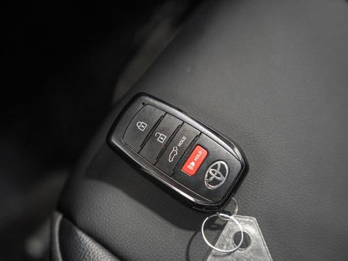 Used 2026 Toyota Highlander XLE AWD/4WD image 48