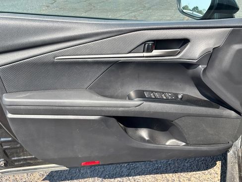 Used 2025 Toyota Camry SE FWD image 7