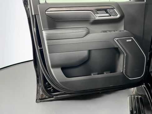 New 2026 Chevrolet Silverado 1500 LTZ w/ LTZ Premium Package AWD/4WD image 18
