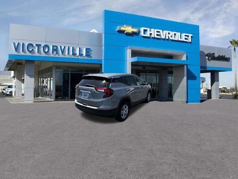 Used 2024 GMC Terrain SLE FWD image 5