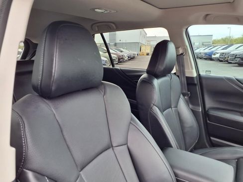 Used 2025 Subaru Outback Limited AWD/4WD image 19