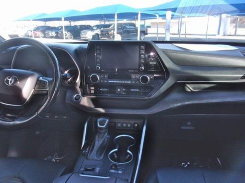 Used 2021 Toyota Highlander XSE image 22