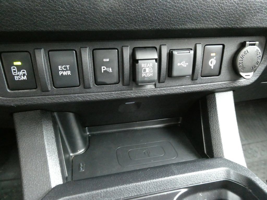 Used 2023 Toyota Tacoma TRD Sport w/ TRD Premium Sport Package AWD/4WD image 28