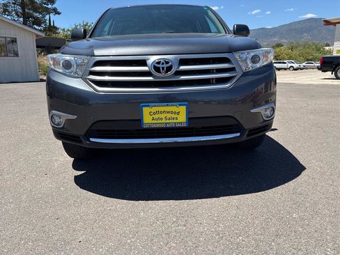 Used 2011 Toyota Highlander Limited w/ Tow Pkg AWD/4WD image 26