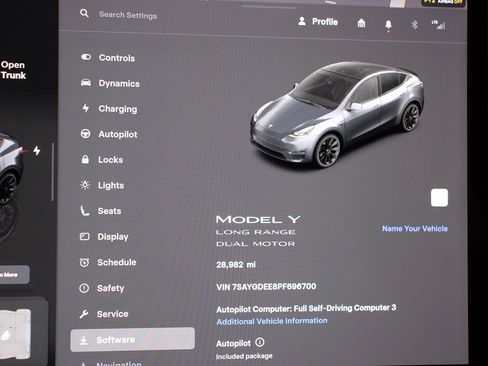 Used 2023 Tesla Model Y Long Range image 27