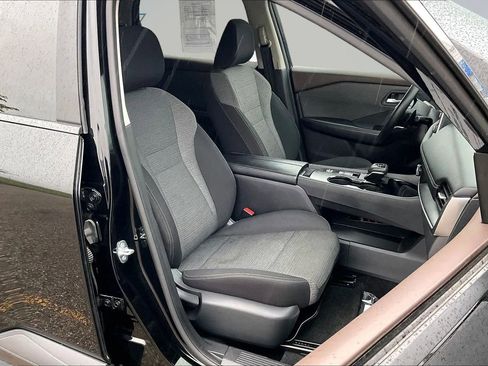 Used 2023 Nissan Rogue SV FWD image 34