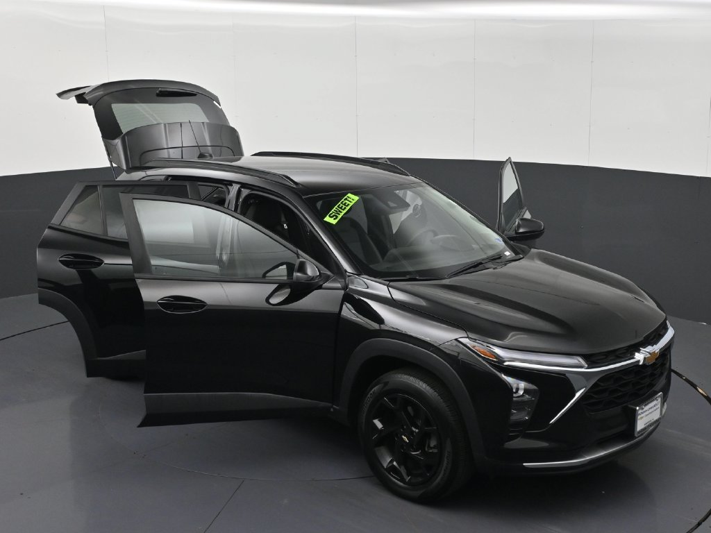 Certified 2026 Chevrolet Trax LT FWD image 42