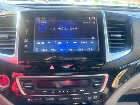 Used 2016 Honda Pilot Touring image 25