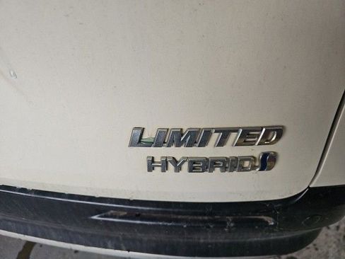 Used 2021 Toyota Sienna Limited image 8