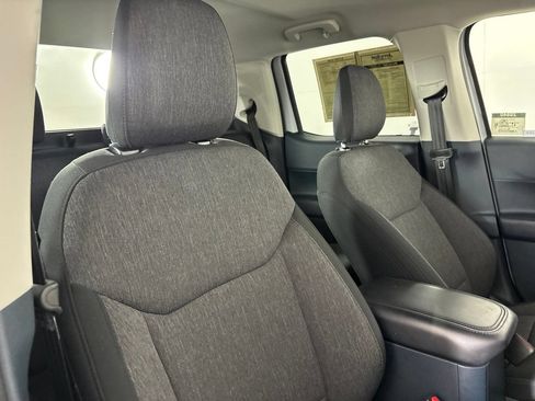 Used 2025 Ford Maverick XLT w/ Black Appearance Package AWD/4WD image 24