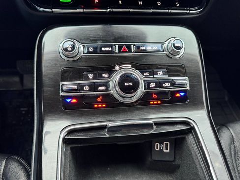 Used 2023 Lincoln Nautilus AWD w/ Premium Package image 26