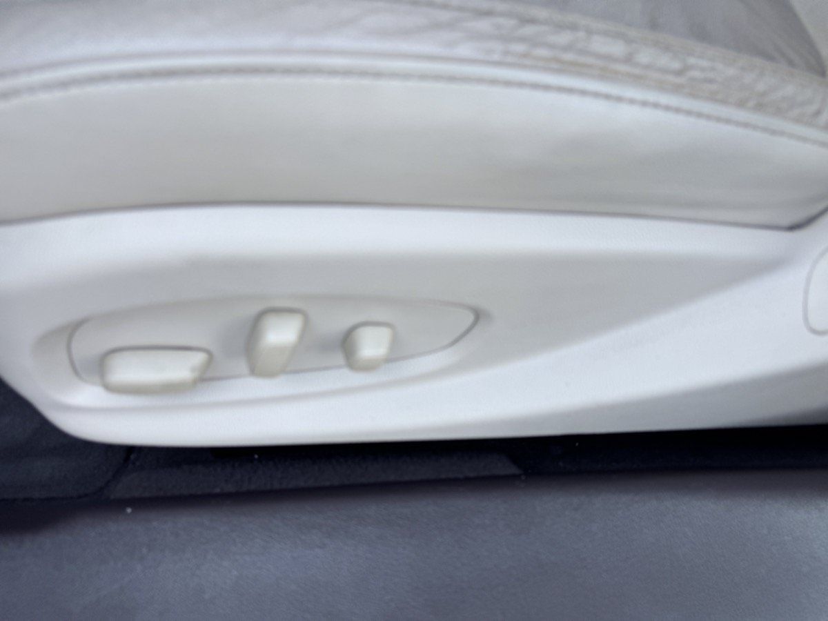 Used 2015 Buick LaCrosse Leather FWD image 37