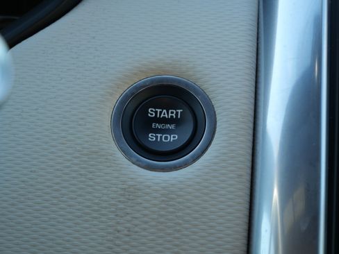 Certified 2024 Land Rover Discovery Dynamic SE AWD/4WD image 25