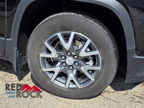 Used 2023 GMC Acadia SLT w/ Technology Package AWD/4WD image 6