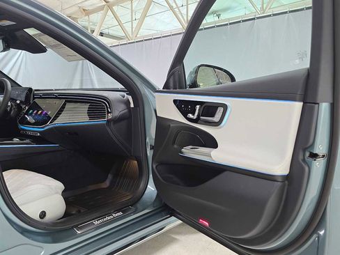 New 2026 Mercedes-Benz E 450 4MATIC Sedan image 10