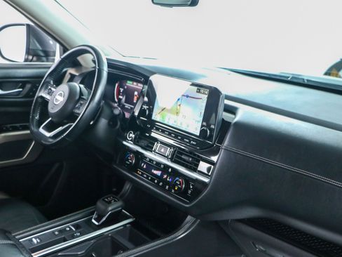 Used 2023 Nissan Pathfinder Platinum FWD image 27