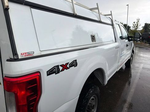 Used 2018 Ford F250 XL w/ Power Equipment Group AWD/4WD image 3