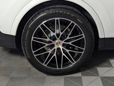 New 2026 Porsche Cayenne Coupe AWD/4WD image 13