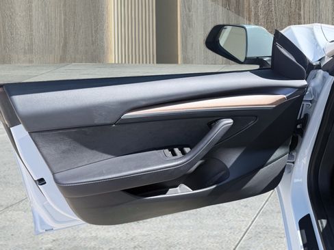 Used 2023 Tesla Model 3 Standard Range RWD image 18