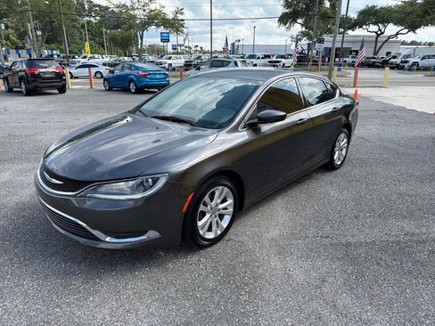 Used 2016 Chrysler 200 Limited FWD image 2