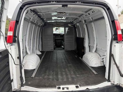 Used 2020 Chevrolet Express 2500 w/ Driver Convenience Package image 14