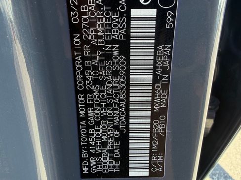 Used 2025 Toyota Prius LE FWD image 32