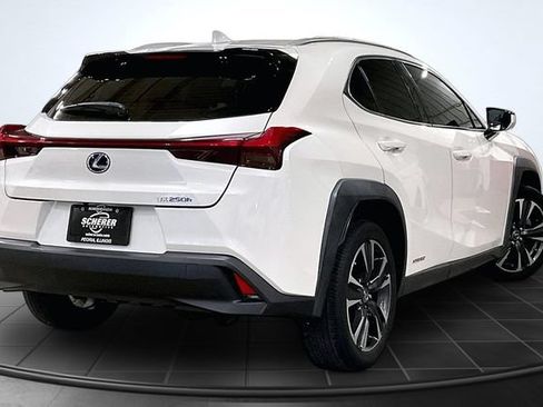 Used 2019 Lexus UX 250h w/ Accessory Package 2 AWD/4WD image 2