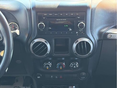 Used 2015 Jeep Wrangler Unlimited Sport AWD/4WD image 35