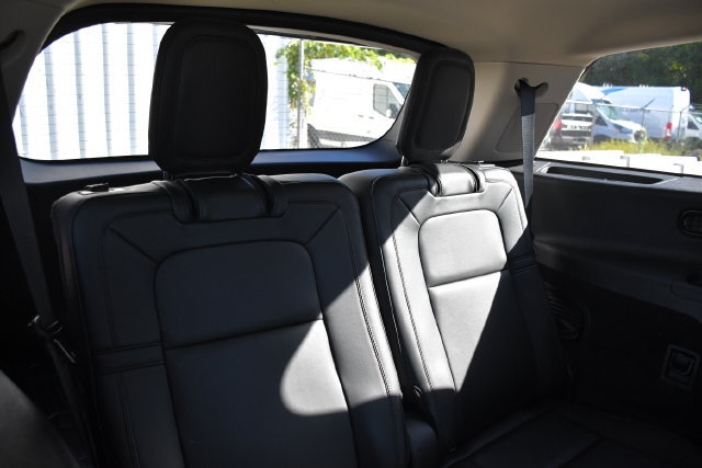 Certified 2023 Lincoln Aviator Reserve w/ Equipment Group 201A AWD/4WD image 23