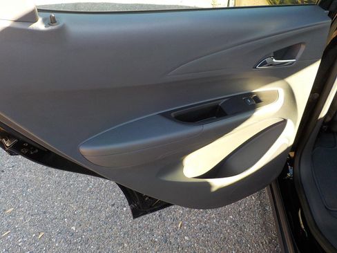 Used 2019 Chevrolet Bolt LT image 11