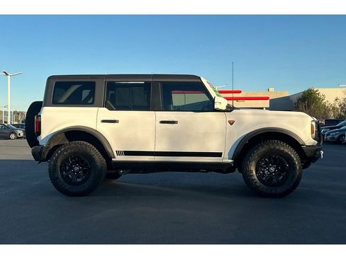 Used 2023 Ford Bronco Badlands image 3