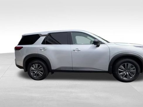 Used 2025 Nissan Pathfinder S AWD/4WD image 8