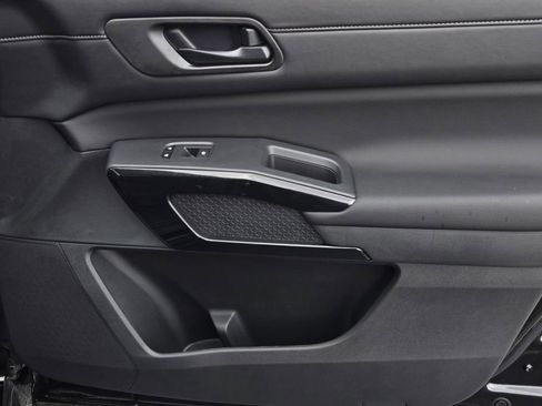 New 2026 Nissan Pathfinder SV image 8