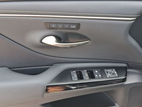 Used 2022 Lexus ES 250 w/ Premium Package AWD/4WD image 11