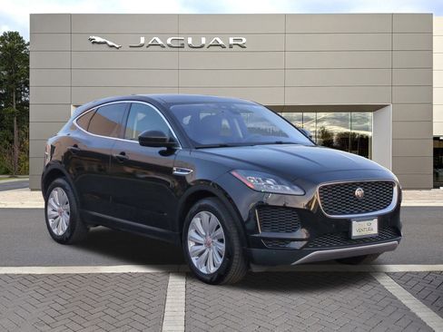 Used 2018 Jaguar E-PACE SE image 3