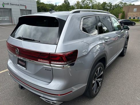 Used 2024 Volkswagen Atlas SEL Premium R-Line AWD/4WD image 19