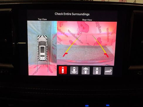 Used 2022 Chrysler Pacifica Touring-L w/ Uconnect Theater Family Group image 39