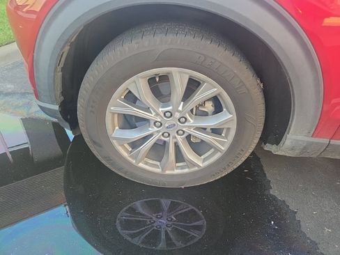Used 2020 Ford Explorer XLT w/ Equipment Group 202A RWD image 13