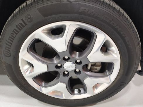 Used 2019 Jeep Compass Limited AWD/4WD image 9