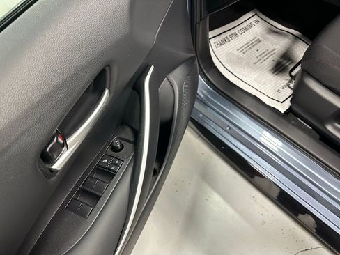 Used 2025 Toyota Corolla SE w/ SE Premium Package image 9