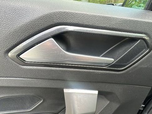 Used 2022 Volkswagen Tiguan SE w/ Panoramic Sunroof Package AWD/4WD image 32