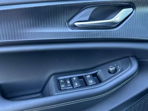 New 2025 Jeep Grand Cherokee Laredo X w/ Luxury Tech Group I image 11