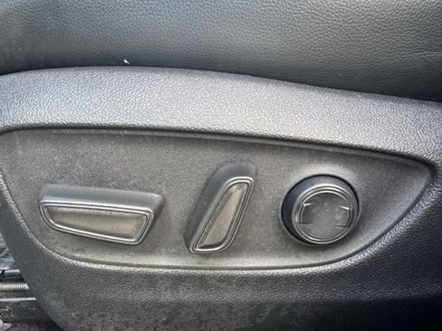 Used 2021 Toyota Highlander XLE image 7