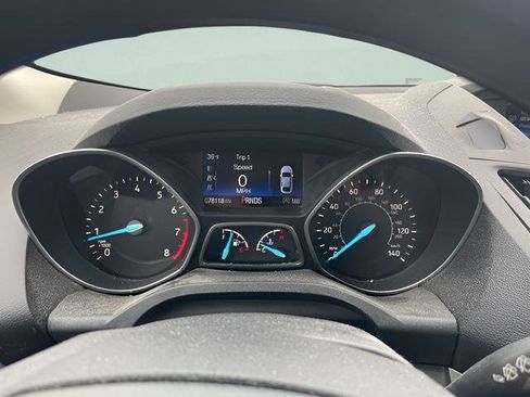 Used 2017 Ford Escape SE w/ SE Cold Weather Package image 9