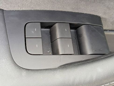 Used 2023 Tesla Model Y Long Range AWD/4WD image 16