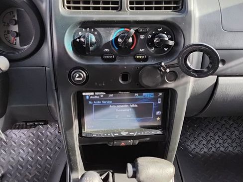 Used 2004 Nissan Xterra XE image 10