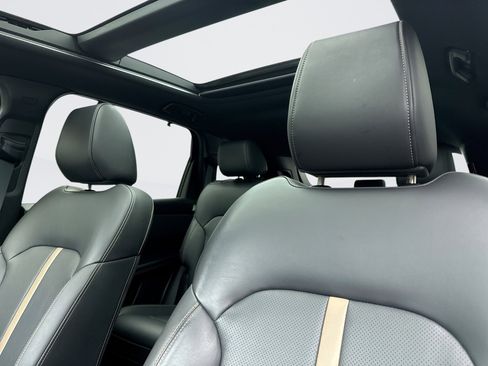 Used 2024 MAZDA CX-90 3.3 Turbo w/ Premium Plus Pkg image 9